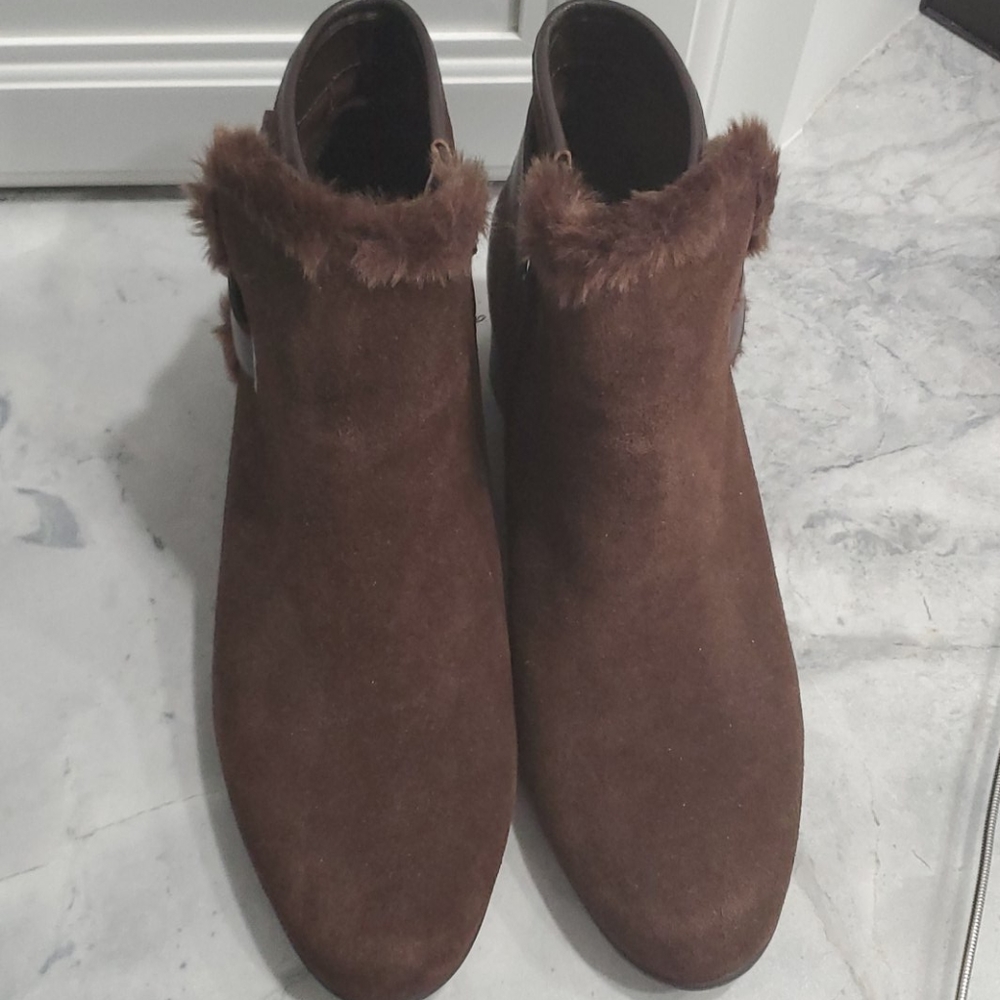 Wedge ankle boot